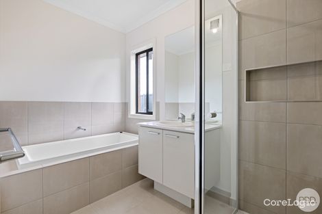 Property photo of 19 Moore Way Lucas VIC 3350