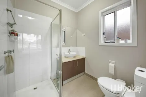Property photo of 36 Barleygrass Crescent Brookfield VIC 3338