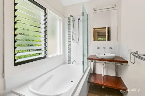 Property photo of 2065 Pittwater Road Bayview NSW 2104