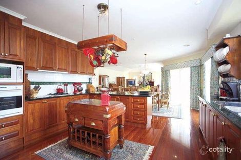 Property photo of 12 The Oaks Hillside VIC 3037