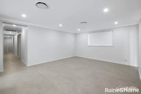 Property photo of 46 Cassio Way Rosemeadow NSW 2560