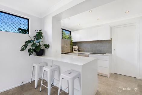 Property photo of 2/59 Hooker Boulevard Broadbeach Waters QLD 4218