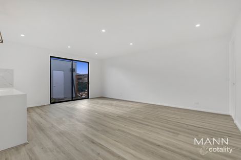 Property photo of 5 Gumnut Walk Rockbank VIC 3335