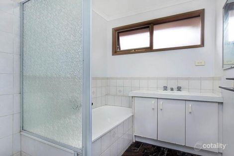 Property photo of 2 Amber Crescent Narre Warren VIC 3805