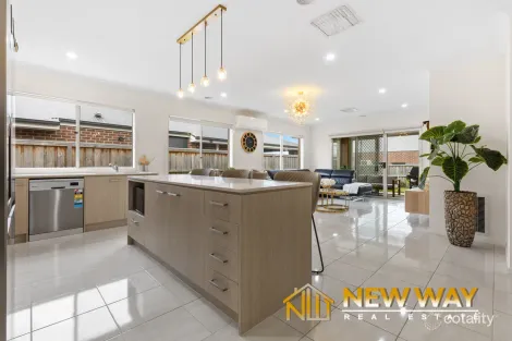 Property photo of 36 Nankeen Loop Beveridge VIC 3753