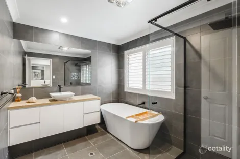 Property photo of 13 Spring Garden Court Middle Ridge QLD 4350