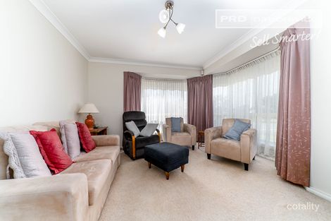 Property photo of 9 Chisholm Place Lloyd NSW 2650