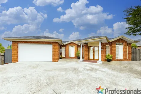 Property photo of 40 Litchfield Way Taylors Hill VIC 3037
