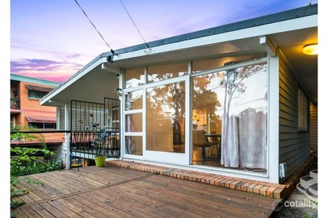 Property photo of 23 The Esplanade St Lucia QLD 4067