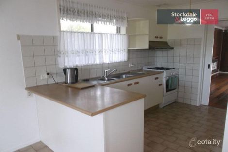 Property photo of 31 Aylesbury Crescent Gladstone Park VIC 3043