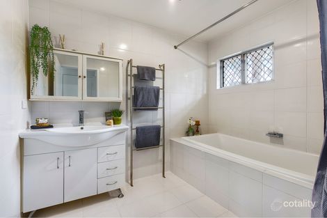 Property photo of 25 Amaroo Avenue Ferny Hills QLD 4055