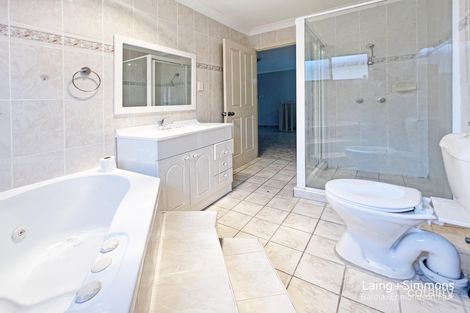Property photo of 32 Scottsdale Circuit West Hoxton NSW 2171