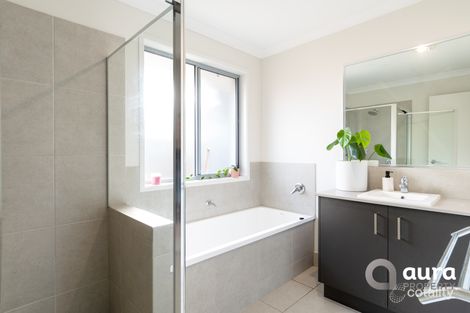 Property photo of 13 Newton Place Baringa QLD 4551