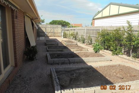 44 Walsingham Cres, Kurunjang, VIC 3337