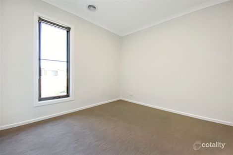 Property photo of 4 Winchmore Walk Wyndham Vale VIC 3024