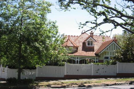 27 Balwyn Rd, Canterbury, VIC 3126