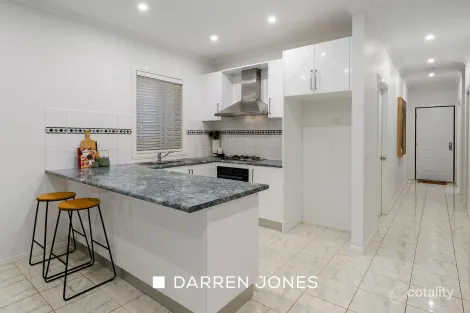 Property photo of 5 Ruby Lane Greensborough VIC 3088