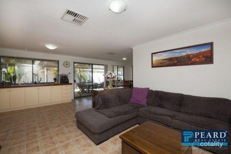 Property photo of 34 Oakfield Gardens Parmelia WA 6167