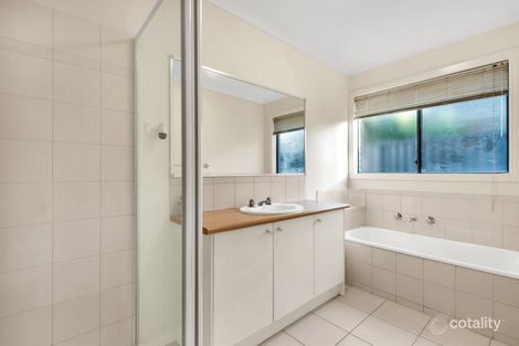 Property photo of 26 Ironbark Circuit Pakenham VIC 3810
