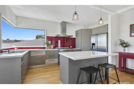 Property photo of 4 Wave Crescent Torquay VIC 3228