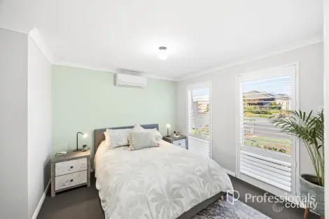 Property photo of 16 Unicup Way Dalyellup WA 6230