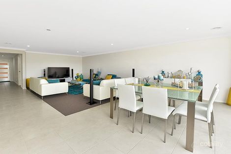 2/40 Cottage Bvd, Epping, VIC 3076