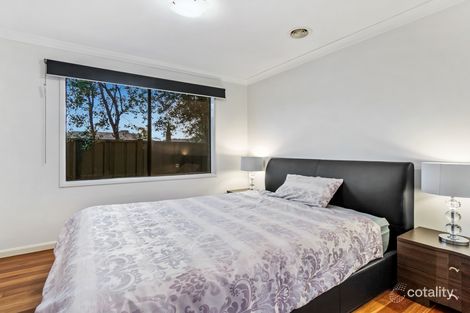 Property photo of 10 Lancely Green Caroline Springs VIC 3023