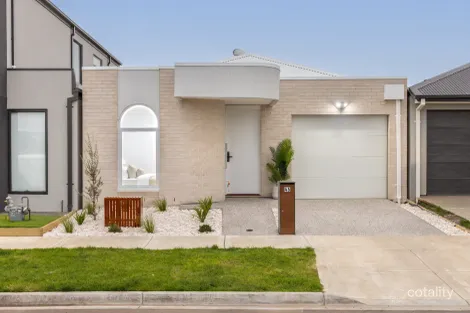 Property photo of 45 Cassia Way Mickleham VIC 3064