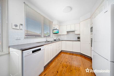 Property photo of 6 Amberdale Avenue Picnic Point NSW 2213