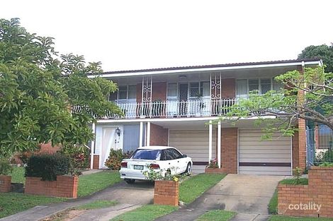 2 Koolewong St, Stafford Heights, QLD 4053