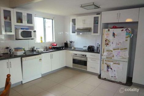 18 Bellevue Pde, Labrador, QLD 4215