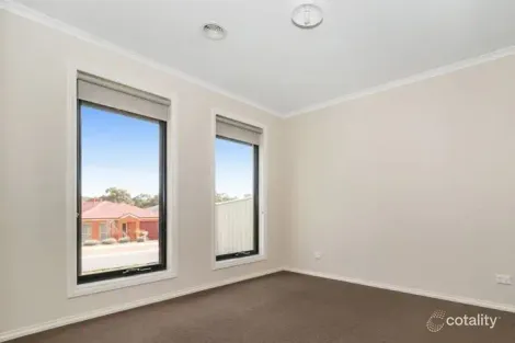 Property photo of 19 Bronze Drive Kangaroo Flat VIC 3555