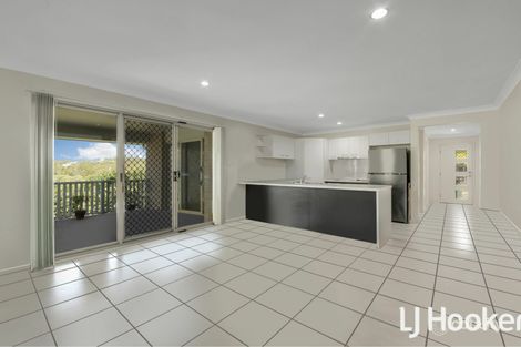 Property photo of 3 Springbrook Terrace New Auckland QLD 4680