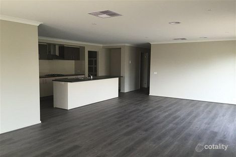 Property photo of 18 Tobin Crescent Epsom VIC 3551