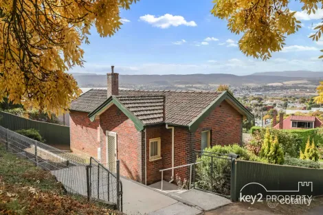 17 Churchill Cres, Newstead, TAS 7250