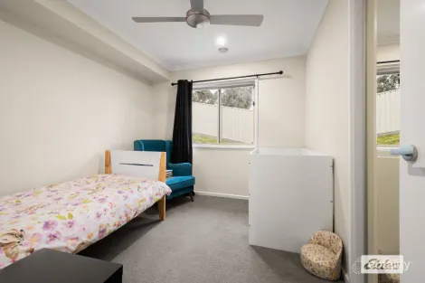 Property photo of 14 National Court West Wodonga VIC 3690