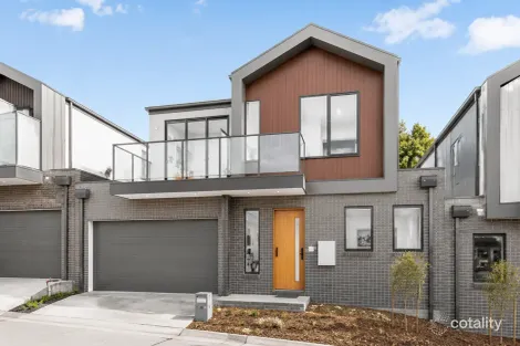 2/25 CLEVELAND RD, ASHWOOD, VIC 3147