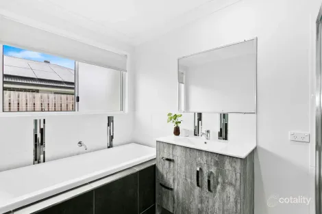 Property photo of 30 Hough Way Wondunna QLD 4655