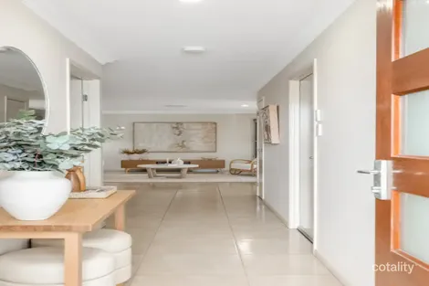 Property photo of 1/1A Alford Street Mount Lofty QLD 4350