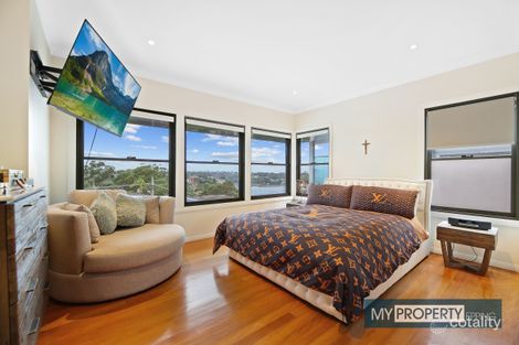 Property photo of 8 Cranbrook Place Illawong NSW 2234