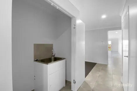 Property photo of 30 Coolamon Street Mount Low QLD 4818