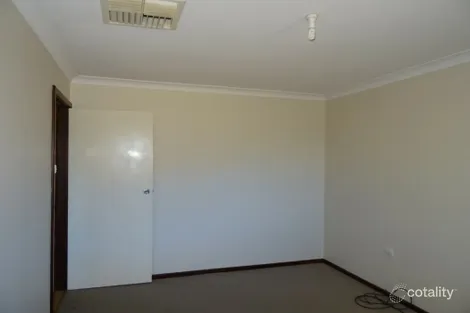 Property photo of 4 Jackson Way Merredin WA 6415
