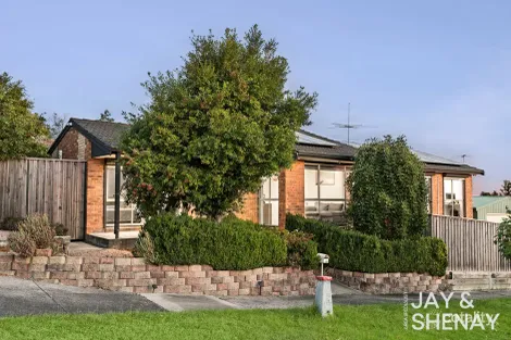 130 Gleneagles Dr, Endeavour Hills, VIC 3802