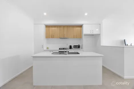 Property photo of 6 Travertine Loop Berwick VIC 3806
