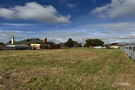32 Henty St, Culcairn, NSW 2660