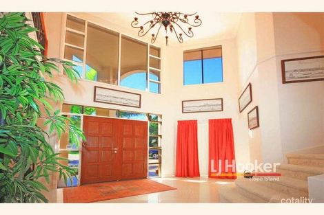 Property photo of 3151 Riverleigh Drive Hope Island QLD 4212