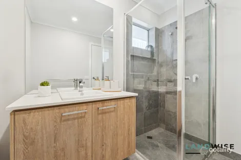 Property photo of 4 Topsails Close Werribee South VIC 3030