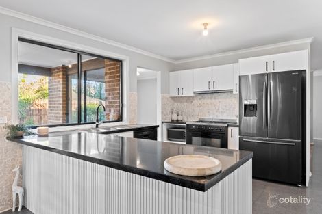 Property photo of 4 Avalon Crescent Cranbourne East VIC 3977