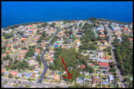 72 Elizabeth Bay Dr, Lake Munmorah, NSW 2259