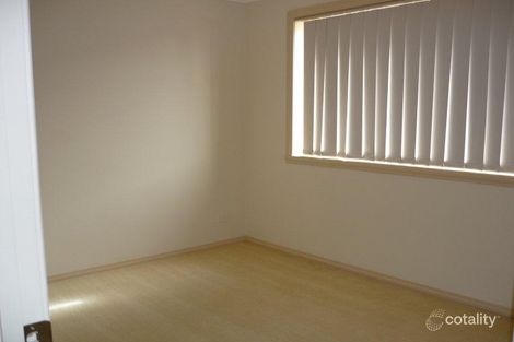 Property photo of 21 Dunlop Crescent Mill Park VIC 3082